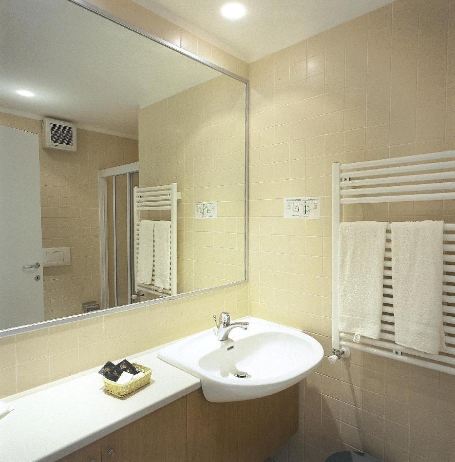 Rosanna Hotel